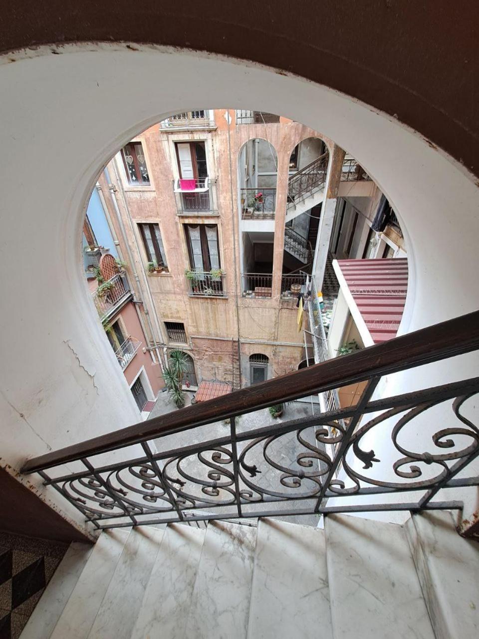Ciabattine Art Apartment Catánia Buitenkant foto